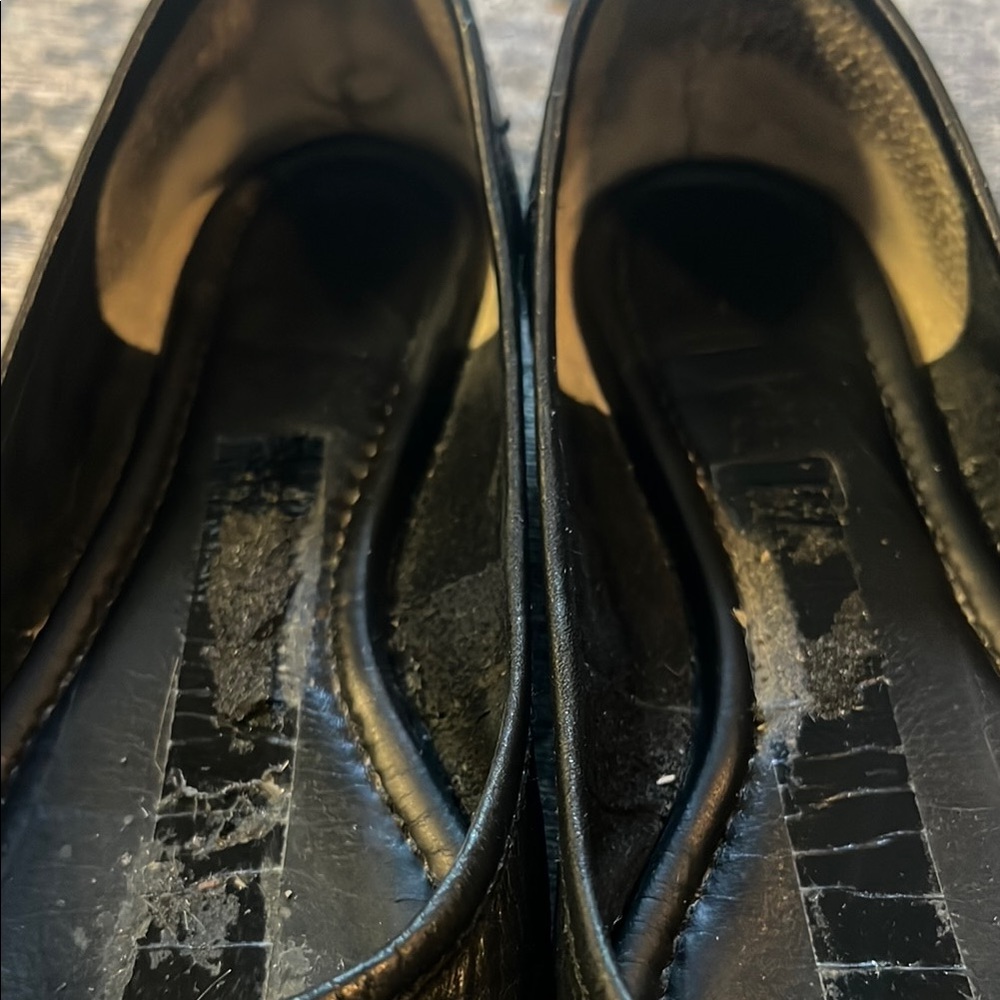Frye Carson Black Leather Flats - Picture 5 of 5